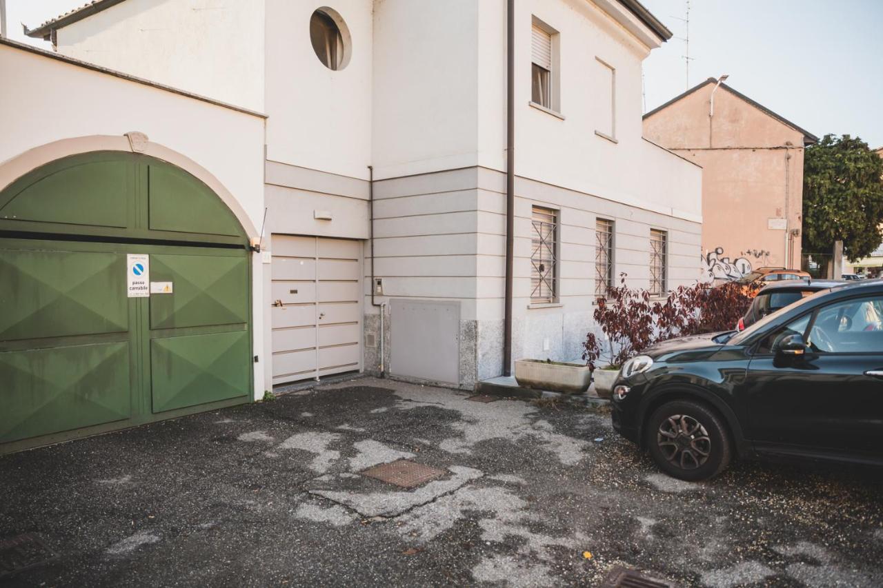 Grey House Pavia Con Box Privato Apartment Екстериор снимка